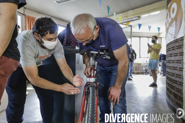 Vélo école et Atelier d auto-réparation de vélo à Montreuil.