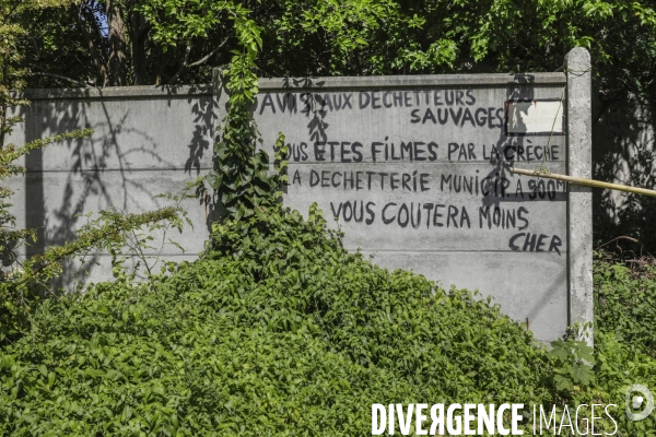 Atelier d auto-réparation de vélo à Montreuil.