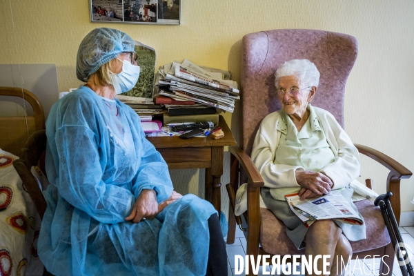 EHPAD/ Visites Plexi et Rencontres au Balcon - Quand l attachement devient transparent