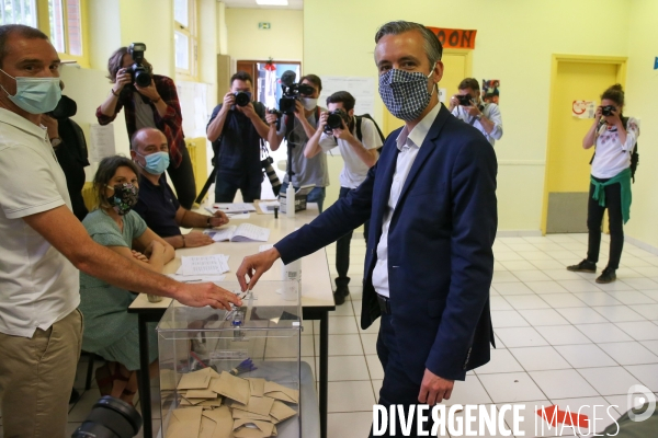 Vote d Antoine Maurice candidat à la mairie de Toulouse