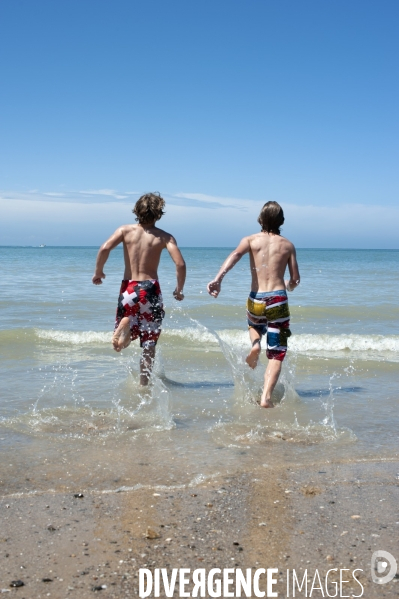 Illustrations enfants à la plage