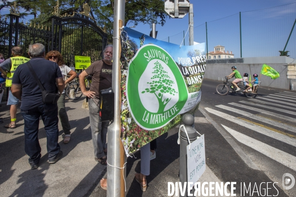 Concentration citoyenne en défense des espaces verts à Marseille