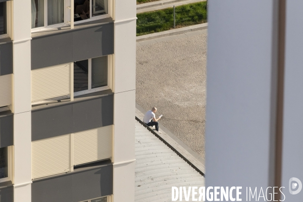 Fenêtres sur tour -  Tentatives d épuisement d une vue parisienne.