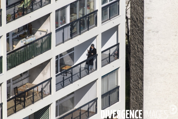 Fenêtres sur tour -  Tentatives d épuisement d une vue parisienne.