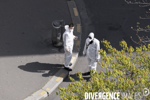 Fenêtres sur tour -  Tentatives d épuisement d une vue parisienne.