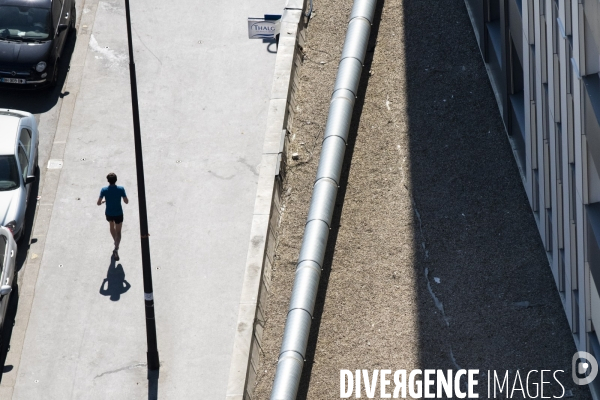 Fenêtres sur tour -  Tentatives d épuisement d une vue parisienne.