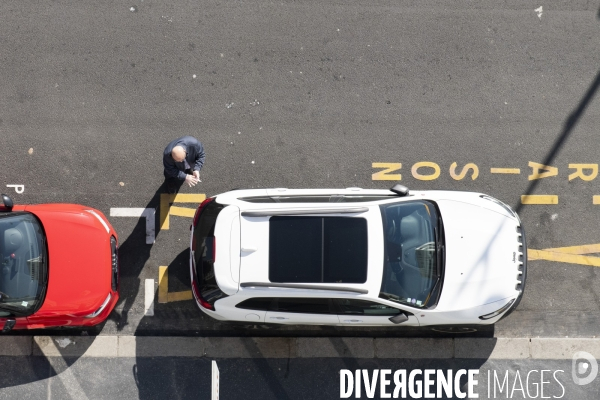 Fenêtres sur tour -  Tentatives d épuisement d une vue parisienne.