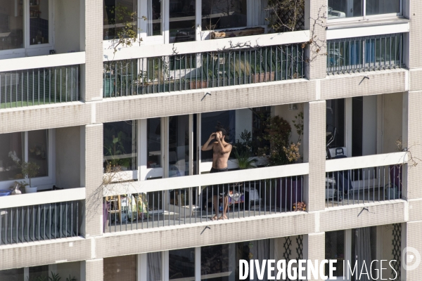 Fenêtres sur tour -  Tentatives d épuisement d une vue parisienne.