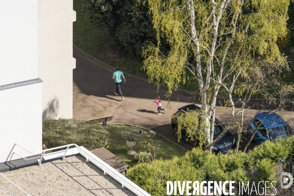 Fenêtres sur tour -  Tentatives d épuisement d une vue parisienne.