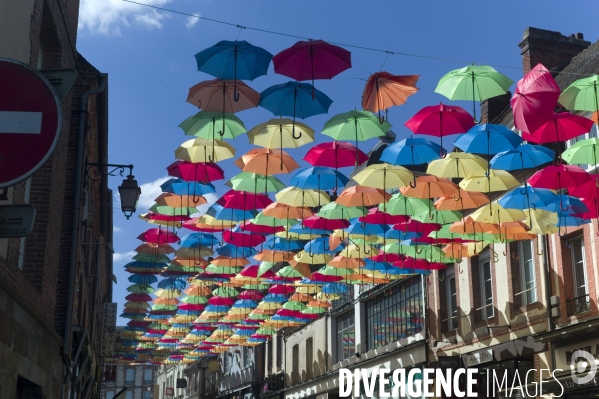 Parapluies multicolores à l Aigle