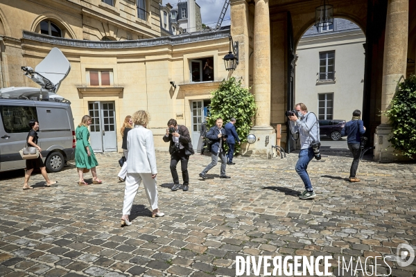 Passation pouvoir Ministere du travail M.Penicaud vs E. Borne