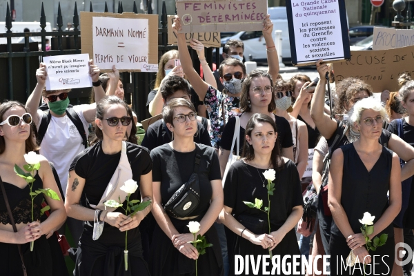 Des militantes féministes protestent contre le dernier remaniement ministériel avec l arrivée au gouvernement de Gérald Darmanin et Eric Dupont-Moretti. Feminist activists protest against the latest cabinet reshuffle with the arrival in government of