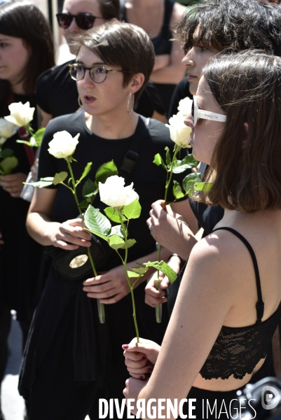 Des militantes féministes protestent contre le dernier remaniement ministériel avec l arrivée au gouvernement de Gérald Darmanin et Eric Dupont-Moretti. Feminist activists protest against the latest cabinet reshuffle with the arrival in government of