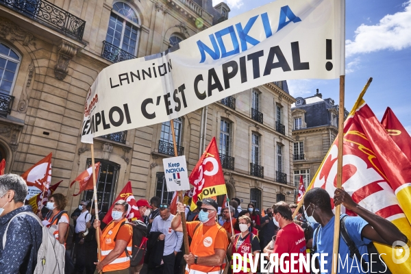 Manifestation des salariés de Nokia à Paris contre l annonce des suppressions d emplois