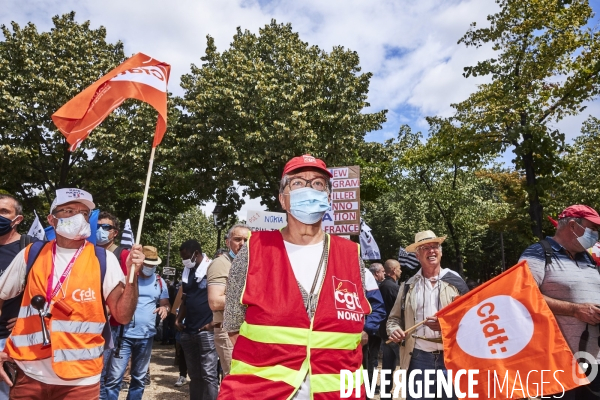 Manifestation des salariés de Nokia à Paris contre l annonce des suppressions d emplois