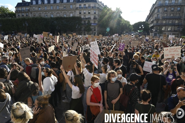 Rassemblement féministes contre le dernier remaniement ministériel avec l arrivée au gouvernement de Gérald Darmanin et Eric Dupont-Moretti. Feminists  protest against the latest cabinet reshuffle with the arrival in government of Gérar