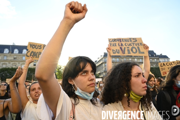 Rassemblement féministes contre le dernier remaniement ministériel avec l arrivée au gouvernement de Gérard Darmanin et Eric Dupont-Moretti. Feminists  protest against the latest cabinet reshuffle with the arrival in government of Gérar