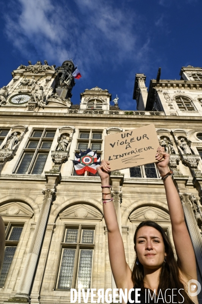 Rassemblement féministes contre le dernier remaniement ministériel avec l arrivée au gouvernement de Gérard Darmanin et Eric Dupont-Moretti. Feminists  protest against the latest cabinet reshuffle with the arrival in government of Gérar