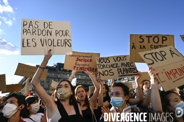 Rassemblement féministes contre le dernier remaniement ministériel avec l arrivée au gouvernement de Gérard Darmanin et Eric Dupont-Moretti. Feminists  protest against the latest cabinet reshuffle with the arrival in government of Gérar