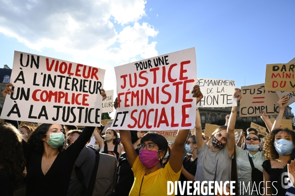 Rassemblement féministes contre le dernier remaniement ministériel avec l arrivée au gouvernement de Gérard Darmanin et Eric Dupont-Moretti. Feminists  protest against the latest cabinet reshuffle with the arrival in government of Gérar