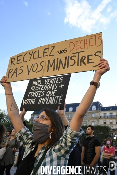 Rassemblement féministes contre le dernier remaniement ministériel avec l arrivée au gouvernement de Gérard Darmanin et Eric Dupont-Moretti. Feminists  protest against the latest cabinet reshuffle with the arrival in government of Gérar