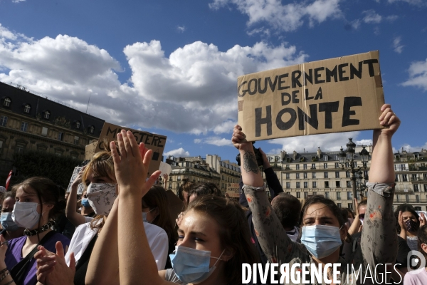 Manifestation Féministe contre la nomination au gouvernement de Gérald Darmanin et Éric Dupond-Moretti Paris. Feminist Protest against the appointment to government of Gerald Darmanin and Eric Dupond-Moretti.