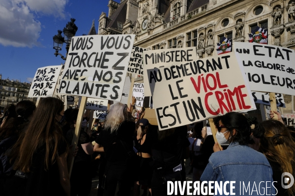 Manifestation Féministe contre la nomination au gouvernement de Gérald Darmanin et ¢ric Dupond-Moretti Paris. Feminist Protest against the appointment to government of Gerald Darmanin and Eric Dupond-Moretti.