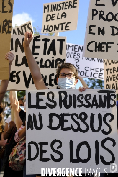 Manifestation Féministe contre la nomination au gouvernement de Gérald Darmanin et Éric Dupond-Moretti Paris. Feminist Protest against the appointment to government of Gerald Darmanin and Eric Dupond-Moretti.