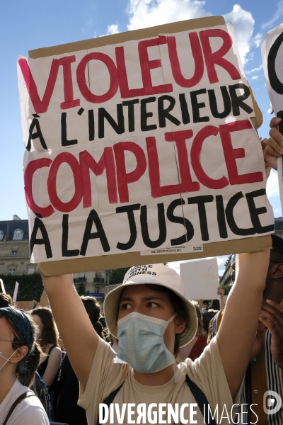 Manifestation Féministe contre la nomination au gouvernement de Gérald Darmanin et ¢ric Dupond-Moretti Paris. Feminist Protest against the appointment to government of Gerald Darmanin and Eric Dupond-Moretti.