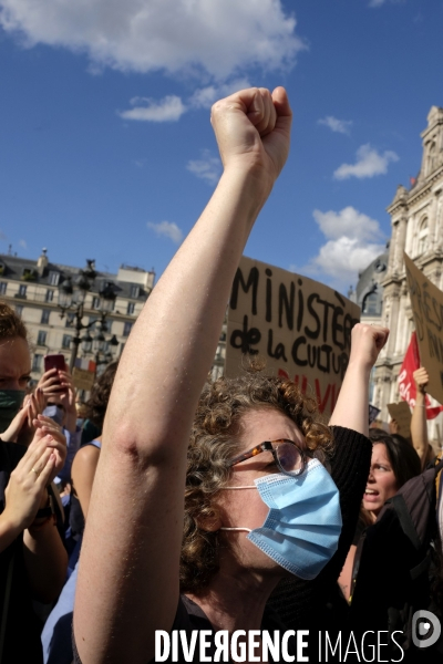 Manifestation Féministe contre la nomination au gouvernement de Gérald Darmanin et Éric Dupond-Moretti Paris. Feminist Protest against the appointment to government of Gerald Darmanin and Eric Dupond-Moretti.