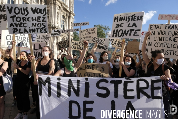 Manifestation Féministe contre la nomination au gouvernement de Gérald Darmanin et Éric Dupond-Moretti Paris. Feminist Protest against the appointment to government of Gerald Darmanin and Eric Dupond-Moretti.