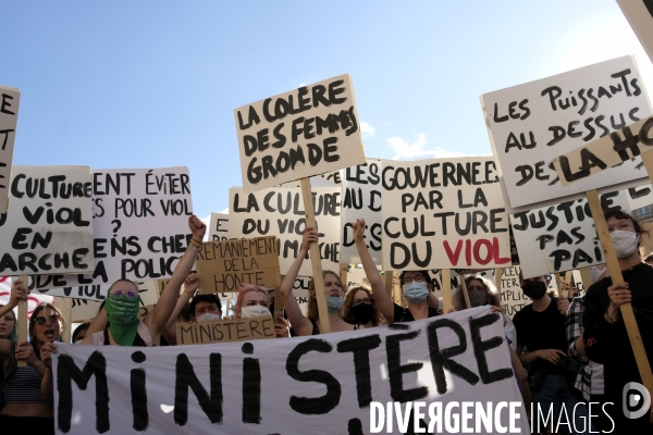 Manifestation Féministe contre la nomination au gouvernement de Gérald Darmanin et ¢ric Dupond-Moretti Paris. Feminist Protest against the appointment to government of Gerald Darmanin and Eric Dupond-Moretti.