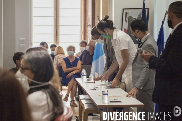 Journée éléctorale à la mairie du 6-8 à Marseille