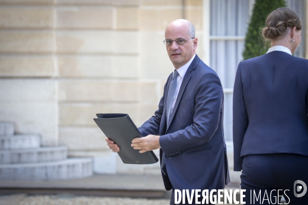 Premier conseil des ministres du gouvernement Castex