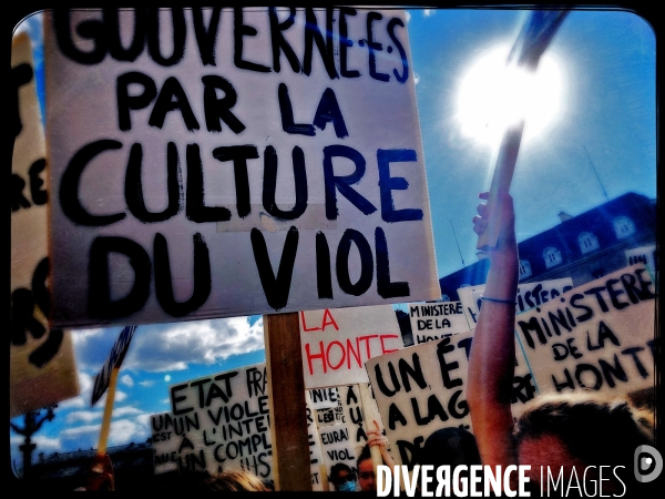 Manifestation féministe contre le gouvernement de la honte