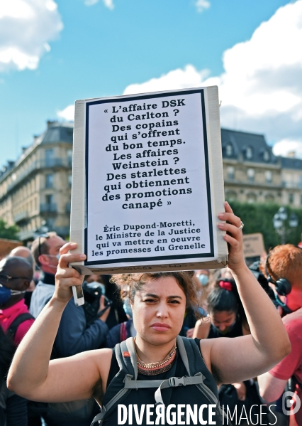 Manifestation féministe contre le gouvernement de la honte