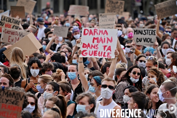 Manifestation féministe contre le gouvernement de la honte