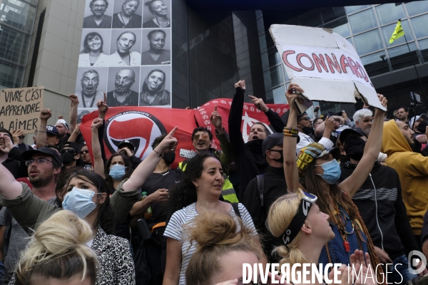 Manifestation de soignants à Paris, rejoints par des  gilets jaunes . Hospital workers protest in Paris.