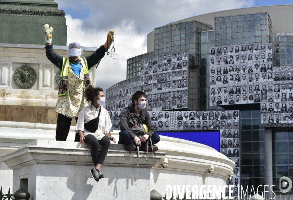 Manifestation des soignants le 14 juillet à Paris pour denoncer le manque de moyens dans l hopital public. Cares demonstration.