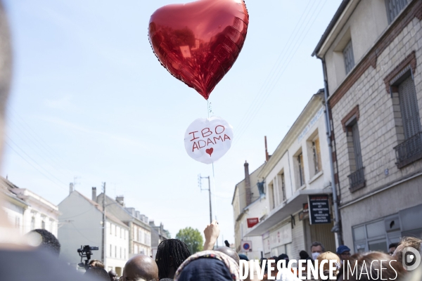 Marche pour Adama Traoré et contre les violences policières à Beaumont-sur-Oise le 18 juillet 2020.