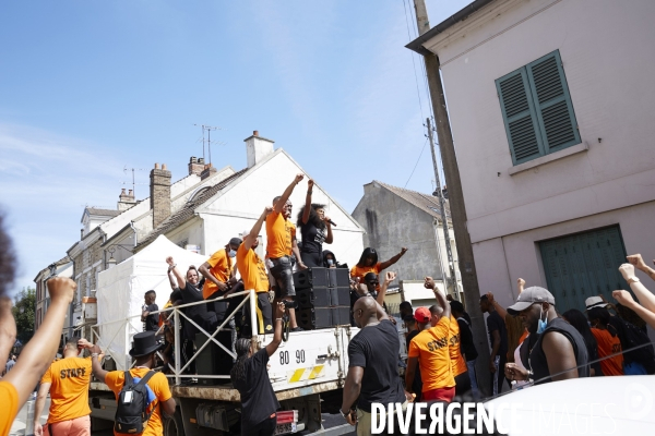 Marche pour Adama Traoré et contre les violences policières à Beaumont-sur-Oise le 18 juillet 2020.