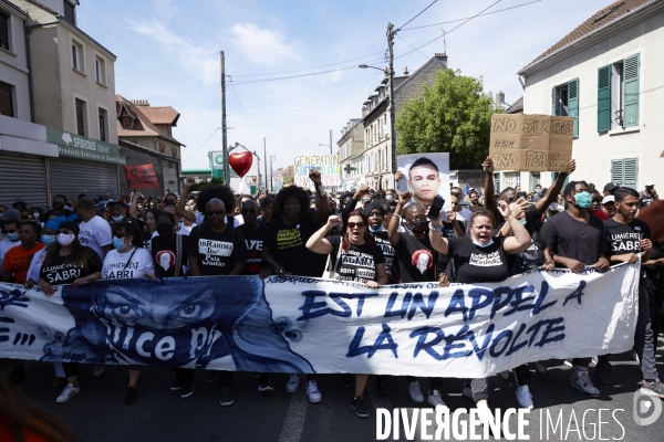 Marche pour Adama Traoré et contre les violences policières à Beaumont-sur-Oise le 18 juillet 2020.