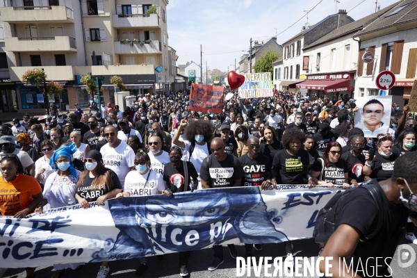 Marche pour Adama Traoré et contre les violences policières à Beaumont-sur-Oise le 18 juillet 2020.
