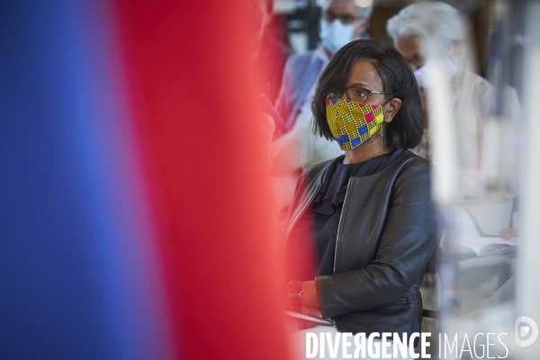 Remise du « Guide des bonnes pratiques innovantes en matière d Egalité Femmes-Hommes dans les Entreprises »