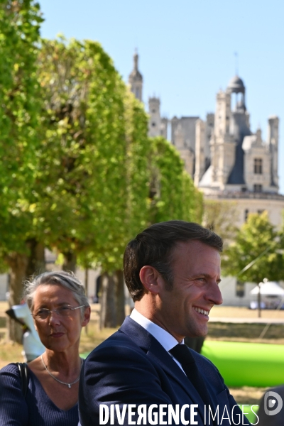 Le président de la République Emmanuel Macron, accompagné des ministres Gérald Darmanin (Intérieur), ¢lisabeth Borne (Travail) et Jean-Michel Blanquer (¢ducation nationale) en visite à Chambord pour une restitution nationale de l opération « Qua