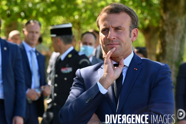 Le président de la République Emmanuel Macron, accompagné des ministres Gérald Darmanin (Intérieur), ¢lisabeth Borne (Travail) et Jean-Michel Blanquer (¢ducation nationale) en visite à Chambord pour une restitution nationale de l opération « Qua