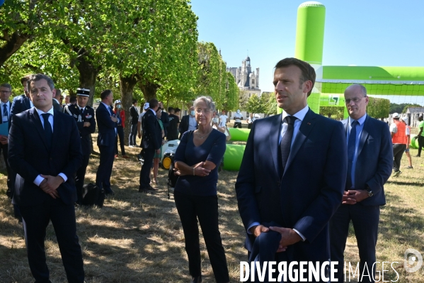 Le président de la République Emmanuel Macron, accompagné des ministres Gérald Darmanin (Intérieur), ¢lisabeth Borne (Travail) et Jean-Michel Blanquer (¢ducation nationale) en visite à Chambord pour une restitution nationale de l opération « Qua