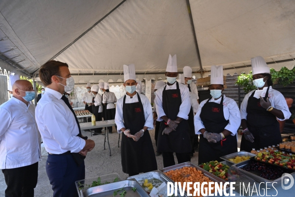 Le président de la République Emmanuel Macron, accompagné des ministres Gérald Darmanin (Intérieur), ¢lisabeth Borne (Travail) et Jean-Michel Blanquer (¢ducation nationale) en visite à Chambord pour une restitution nationale de l opération « Qua