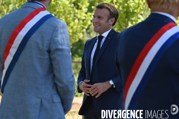 Le président de la République Emmanuel Macron, accompagné des ministres Gérald Darmanin (Intérieur), ¢lisabeth Borne (Travail) et Jean-Michel Blanquer (¢ducation nationale) en visite à Chambord pour une restitution nationale de l opération « Qua