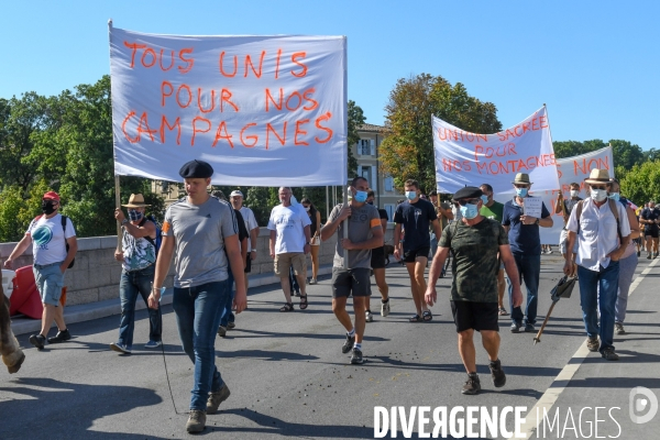 Eleveurs et chasseurs contre les réserves de vie sauvage